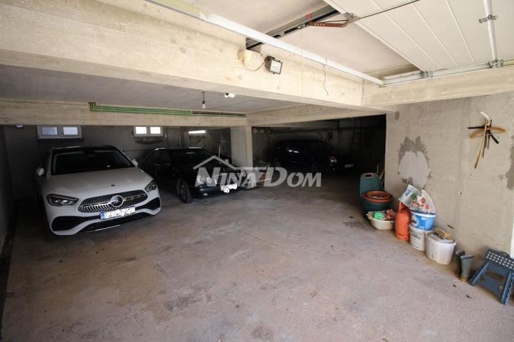 Apartmanska kuća 2. red od mora južna strana Vira