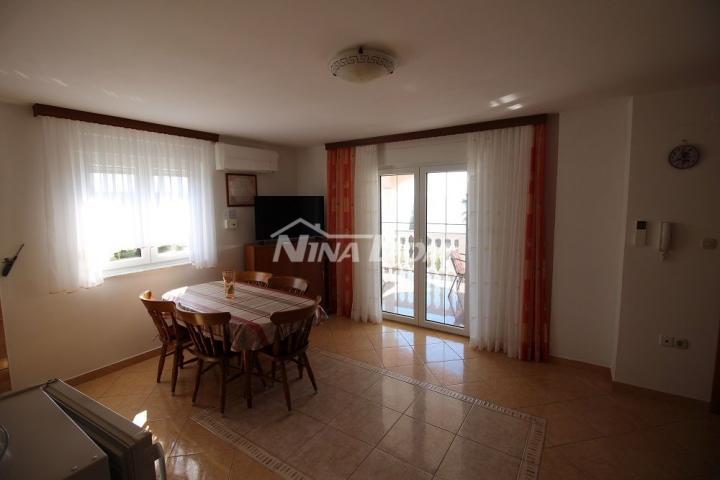 Apartmanska kuća 2. red od mora južna strana Vira