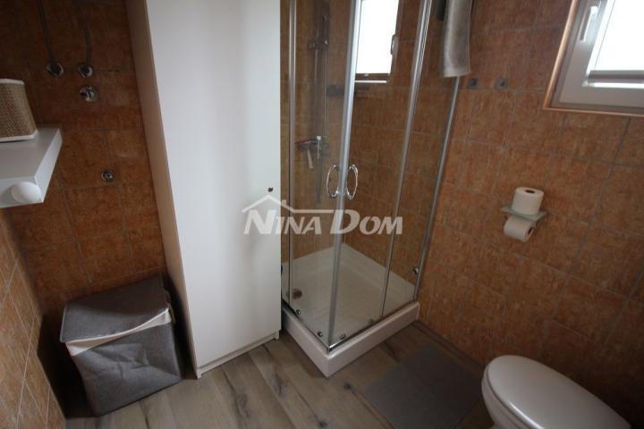 Apartmanska kuća s 4 stambene jedinice, 140 met. do plaže Prezida