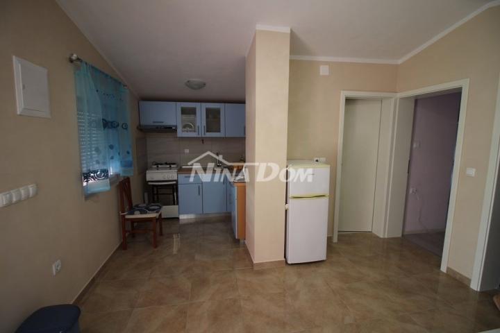Samostojeća kuća južna strana s dva apartmana