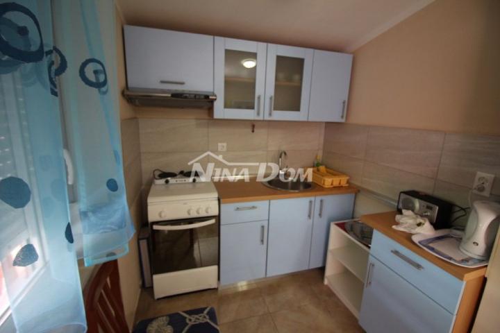 Samostojeća kuća južna strana s dva apartmana