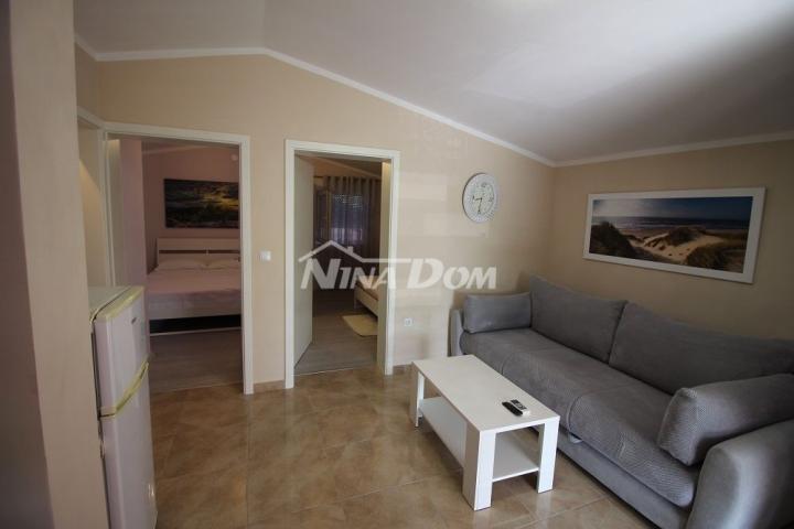 Samostojeća kuća južna strana s dva apartmana