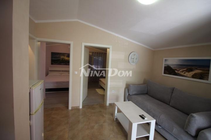 Samostojeća kuća južna strana s dva apartmana