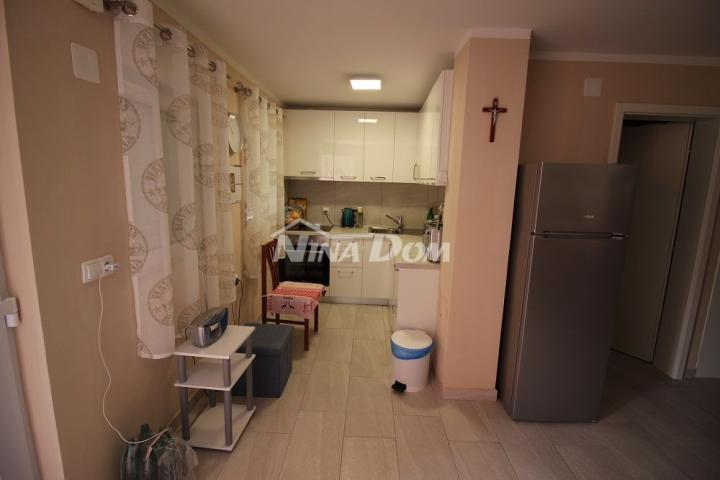 Samostojeća kuća južna strana s dva apartmana