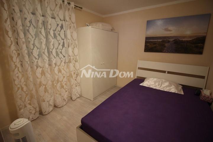 Samostojeća kuća južna strana s dva apartmana