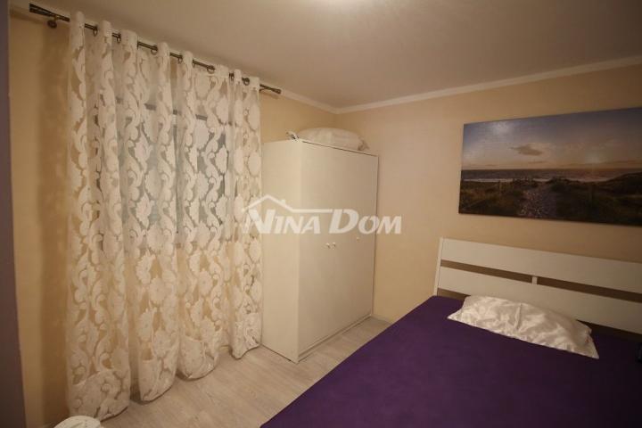 Samostojeća kuća južna strana s dva apartmana