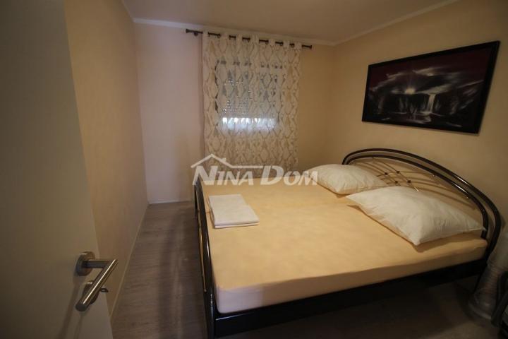Samostojeća kuća južna strana s dva apartmana