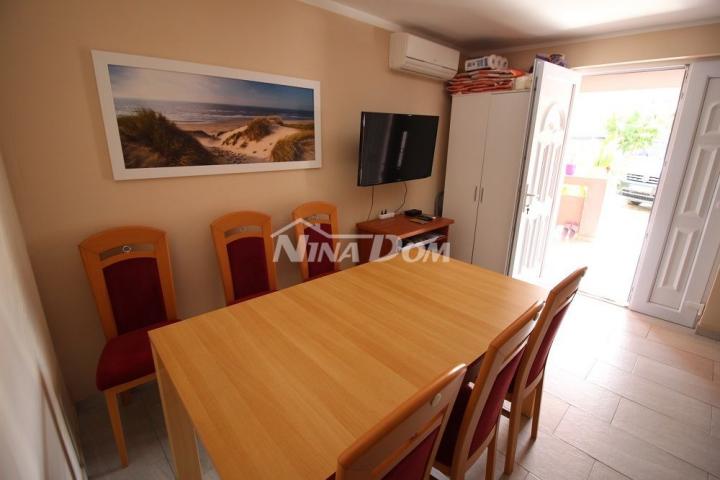 Samostojeća kuća južna strana s dva apartmana
