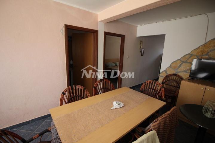 Apartman prizemlje s velikom terasom