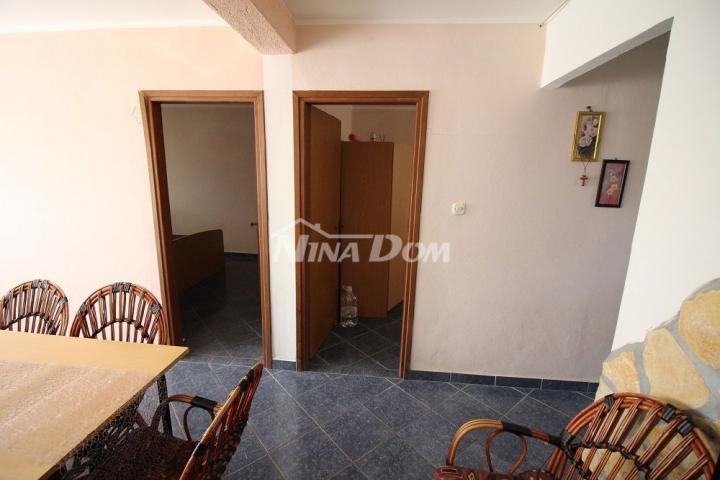 Apartman prizemlje s velikom terasom