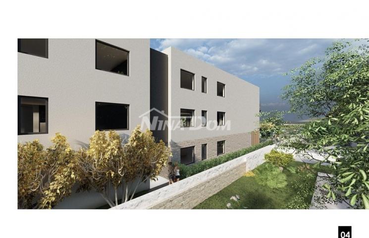 Apartman u prizemlju s vrtom, blizina mora i plaže