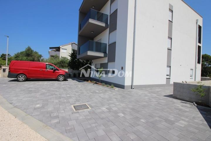 Južna strana otoka Vira, apartman na 1 katu (voda i kanalizacija)