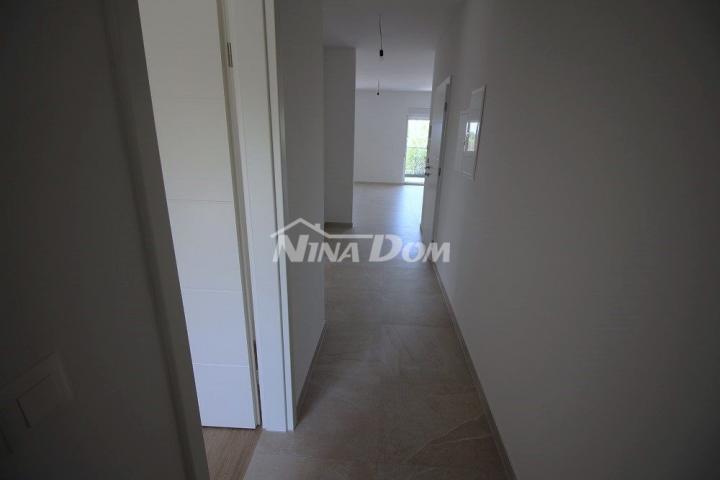 Južna strana otoka Vira, apartman na 1 katu (voda i kanalizacija)