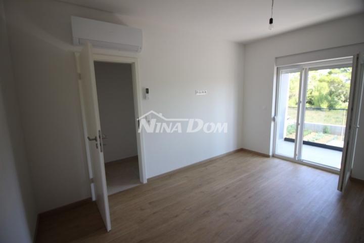 Južna strana otoka Vira, apartman na 1 katu (voda i kanalizacija)