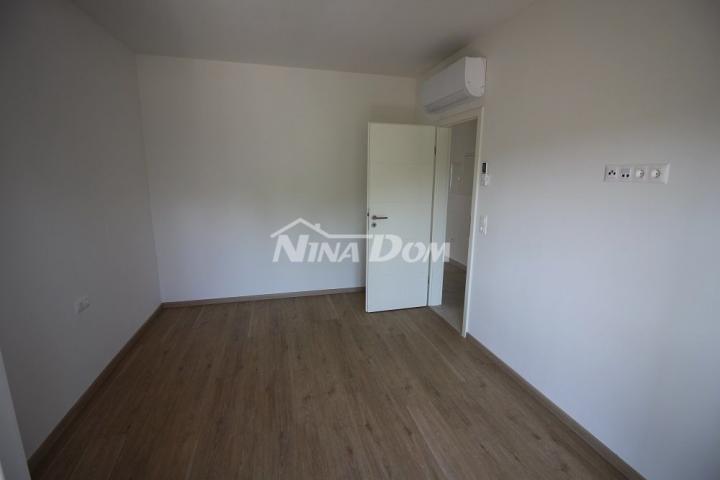 Južna strana otoka Vira, apartman na 1 katu (voda i kanalizacija)