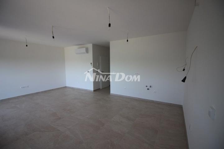 Južna strana otoka Vira, apartman na 1 katu (voda i kanalizacija)
