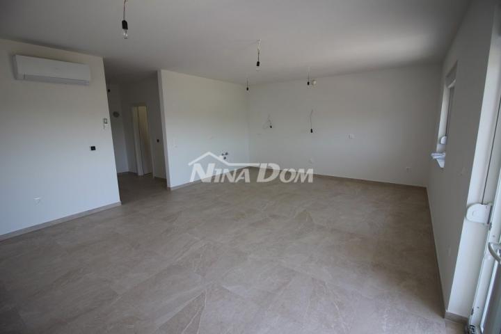 Južna strana otoka Vira, apartman na 1 katu (voda i kanalizacija)