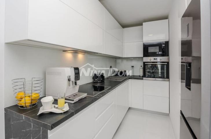 Apartmanska kuća s tri stambene jedinice, kompletno opremljene. 