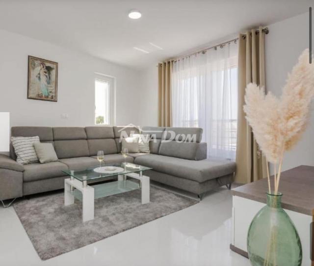 Apartmanska kuća s tri stambene jedinice, kompletno opremljene. 