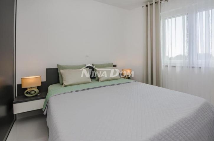 Apartmanska kuća s tri stambene jedinice, kompletno opremljene. 