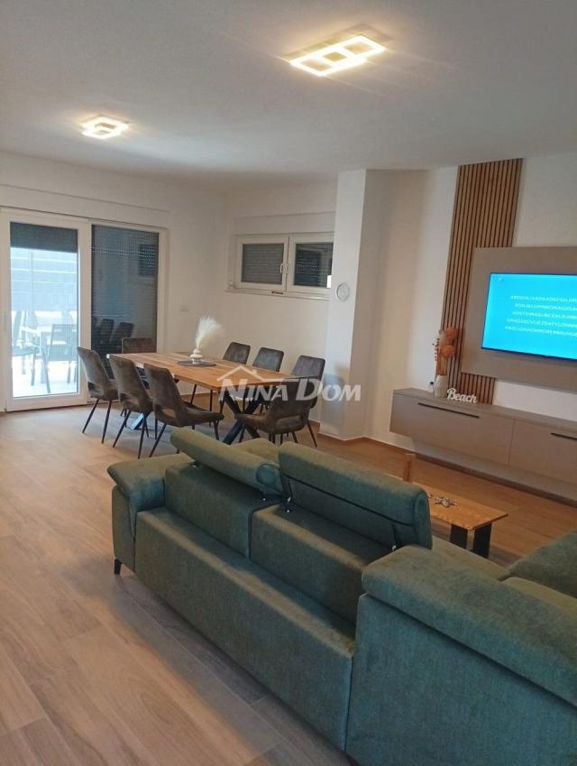 Lijepo uređena villa 80 met. do mora na mirnoj poziciji. 