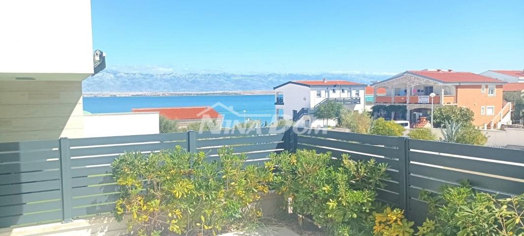 Lijepo uređena villa 80 met. do mora na mirnoj poziciji. 