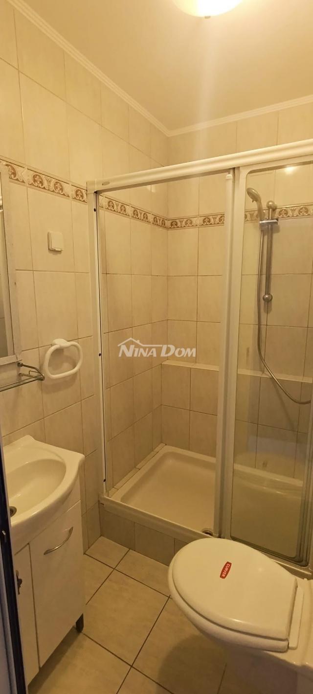 Južna strana 90 met. do mora apartmanska kuća  s dvorištem