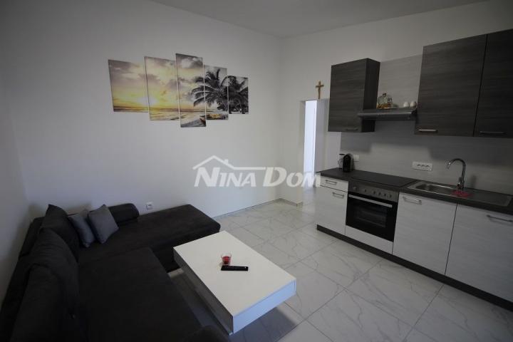 Južna strana otoka Vira apartmanska kuća kompletno  renovirana. 