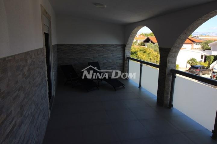 Južna strana otoka Vira apartmanska kuća kompletno  renovirana. 