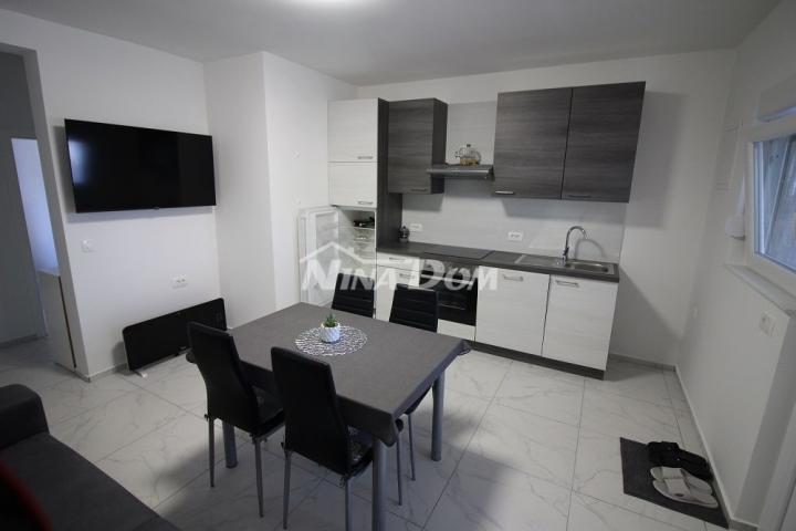 Južna strana otoka Vira apartmanska kuća kompletno  renovirana. 