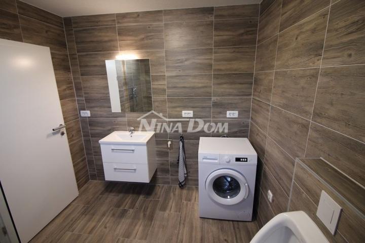 Južna strana otoka Vira apartmanska kuća kompletno  renovirana. 