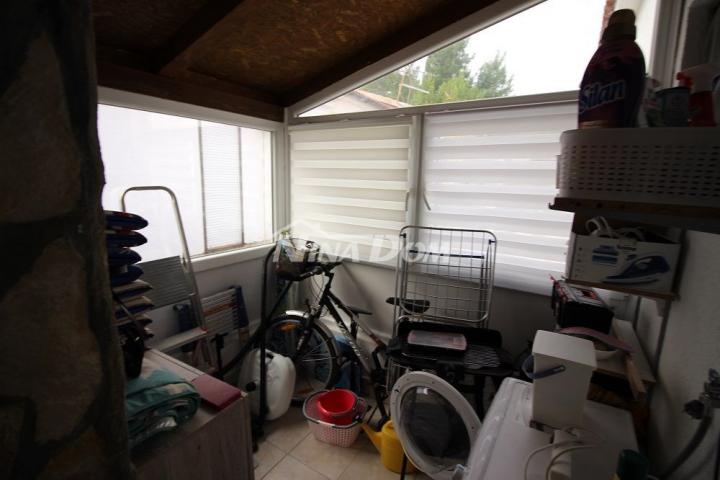Apartman u nizu s dvije spavaće sobe, blizina centra