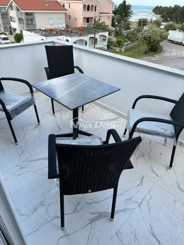 Apartman na lijepoj lokaciji s dva parkirna mjesta i podrumom. 