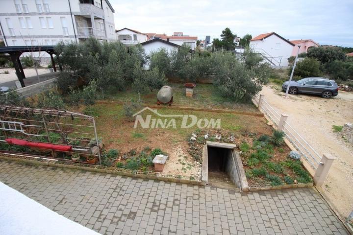 Južna strana otoka Vira, obiteljska nekretnina na mirnoj lokaciji