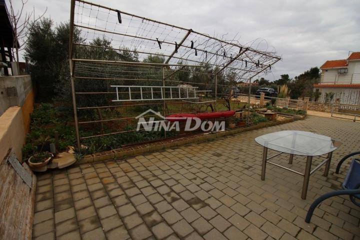 Južna strana otoka Vira, obiteljska nekretnina na mirnoj lokaciji