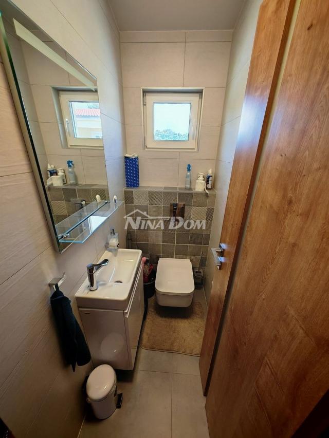 Južna strana otoka Vira, blizina centra kompletno renovirani apartman