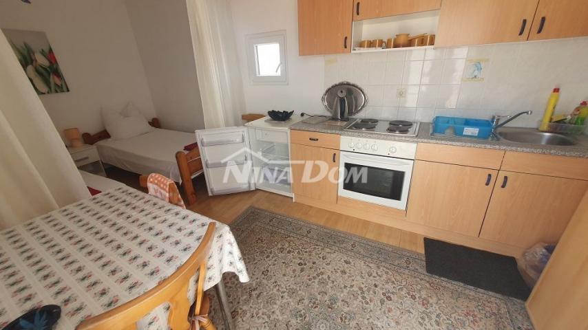 Nekretnina idealna za turizam,  svaki apartman svoj poseban ulaz. 