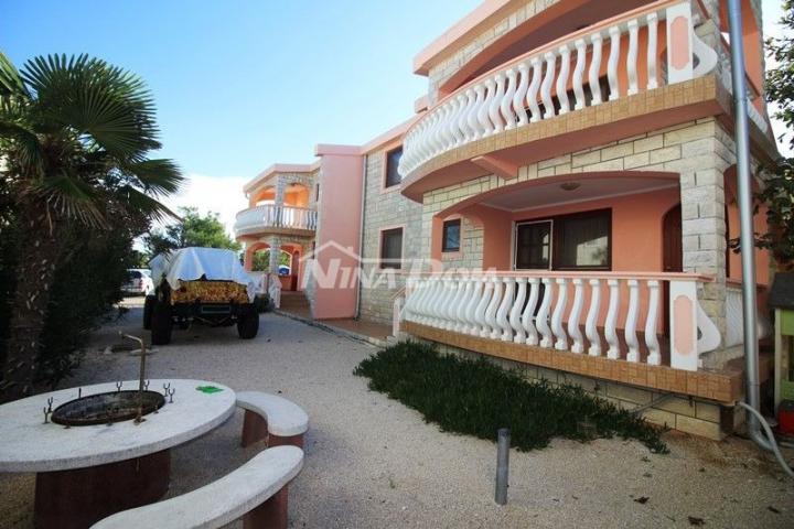 Apartmanska kuća 4 stambene jedinice