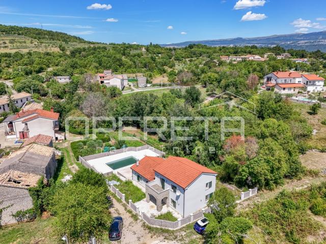Istra, Motovun okolica- Kamena kuća s bazenom