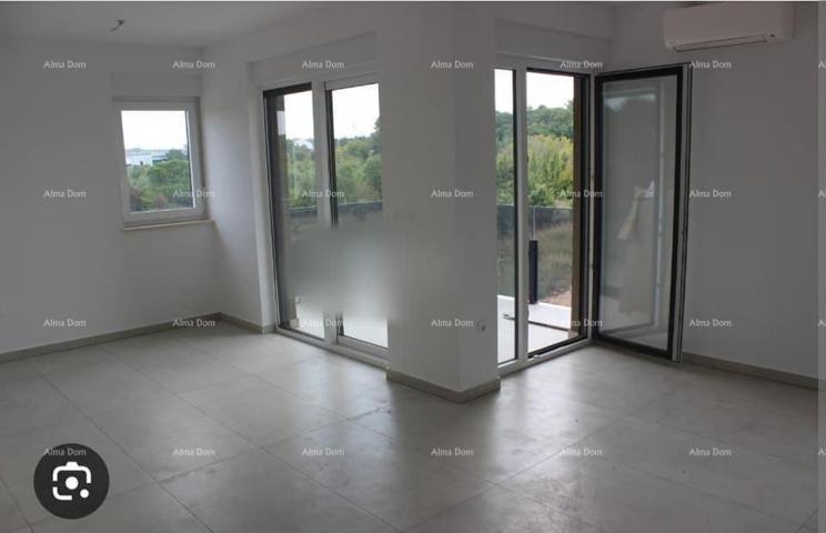 Stan Prodaje se  prostrani 5-sobni stan površine 150 m², Poreč