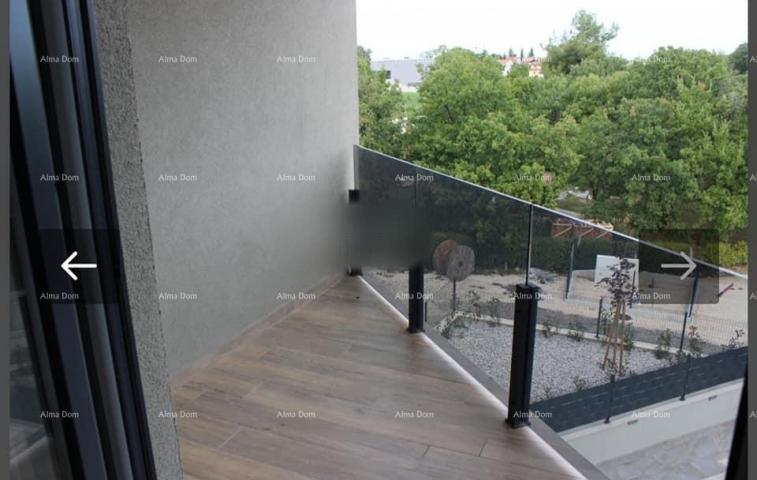 Stan Prodaje se  prostrani 5-sobni stan površine 150 m², Poreč