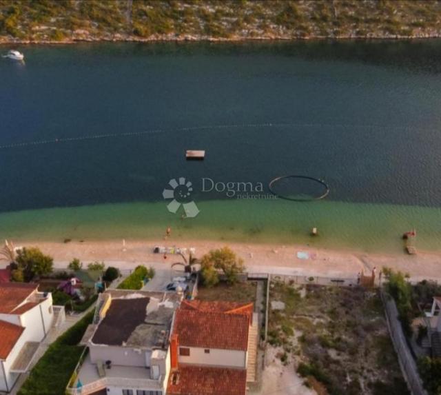 STUPIN ČELINE-ROGOZNICA - apartman  sa predivnim pogledom na more