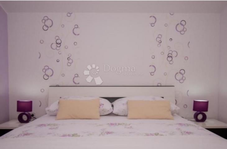 STUPIN ČELINE-ROGOZNICA - apartman  sa predivnim pogledom na more
