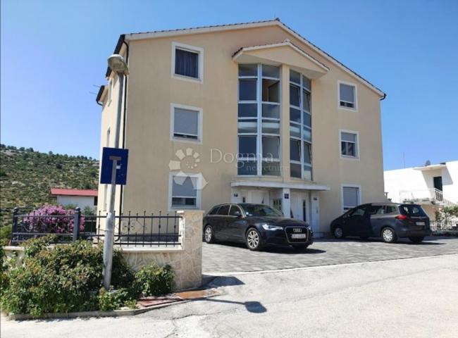 STUPIN ČELINE-ROGOZNICA - apartman  sa predivnim pogledom na more
