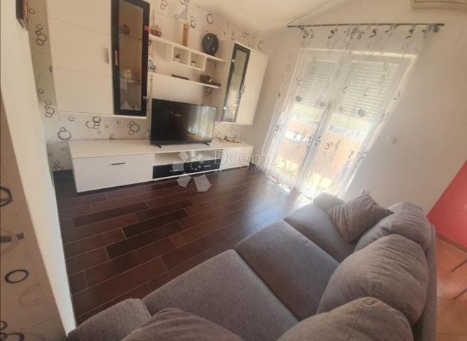 STUPIN ČELINE-ROGOZNICA - apartman  sa predivnim pogledom na more