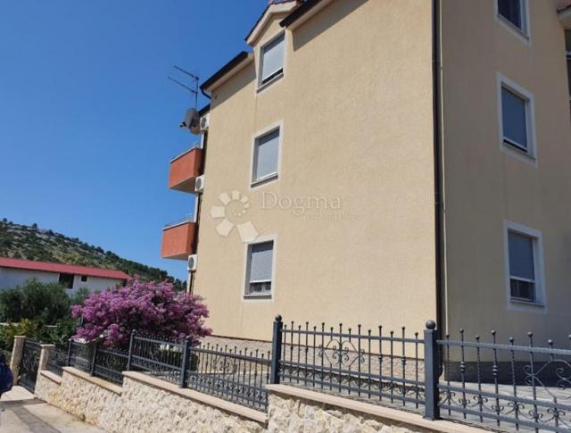 STUPIN ČELINE-ROGOZNICA - apartman  sa predivnim pogledom na more