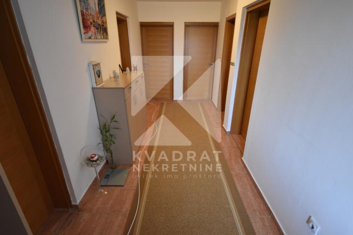 Prodaja, Kuća, Podgorica, Donji Kokoti, 220m2