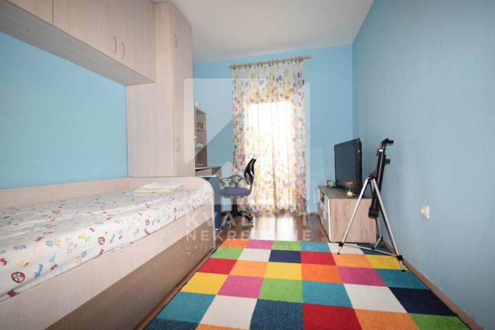 Prodaja, Kuća, Podgorica, Donji Kokoti, 220m2