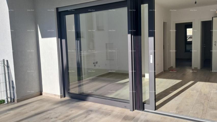 Apartment Modern apartment in block B with two parking spaces, close to Umag! S1