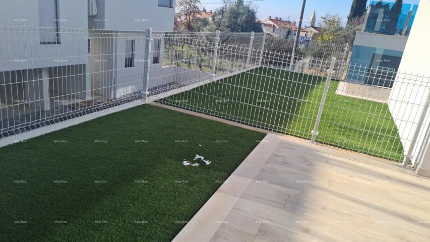 Apartment Modern apartment in block B with two parking spaces, close to Umag! S1